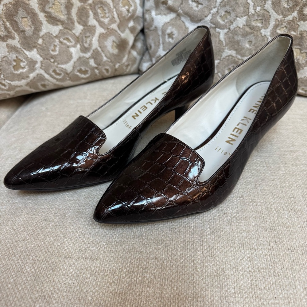 Anne Klein | Felice | iFlex | Heels | Patent Embossed Croc | Brown | 8.5